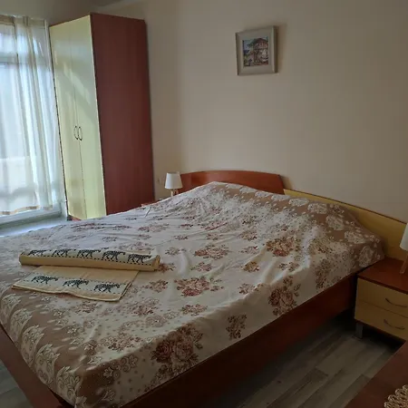 с уникална панорама ネセバル